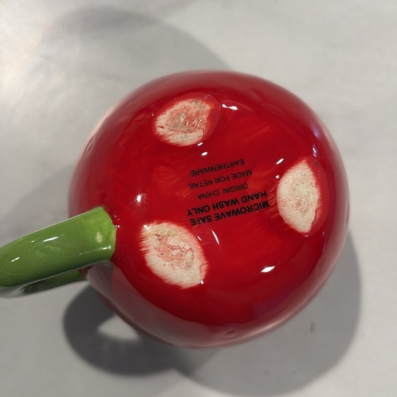 Strawberry mug earthenware microwave safe hand wash only great decor piece. - Picture 3 of 7